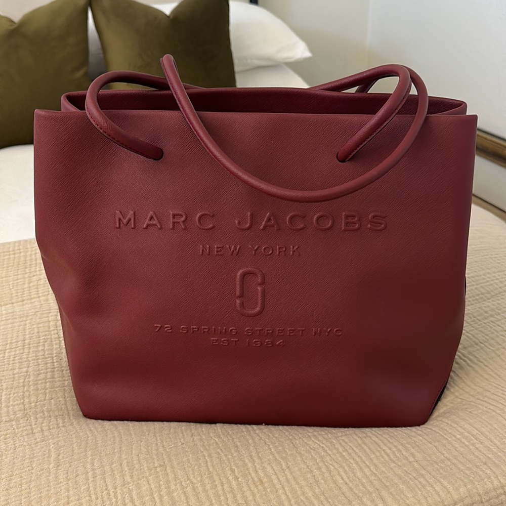 Marc Jacobs Logo Shopper East West Tote